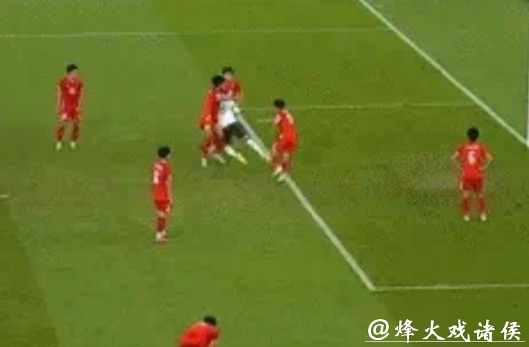 恶劣！越南球员拳击拜合拉木 拒不向中国道歉 另1人拳打脚踢逃红