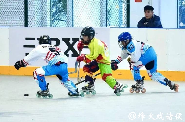 长三角轮滑球选手杭州上演“跨年对决”
