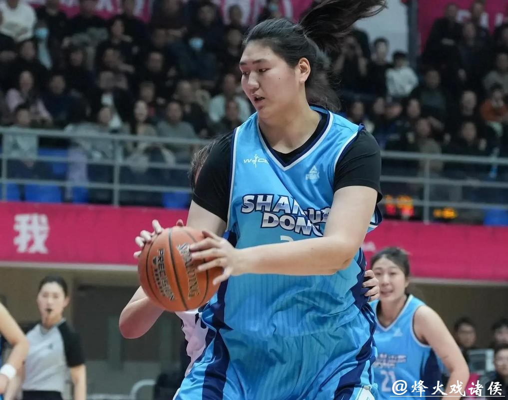 “小巨人”张子宇迎来WCBA首秀